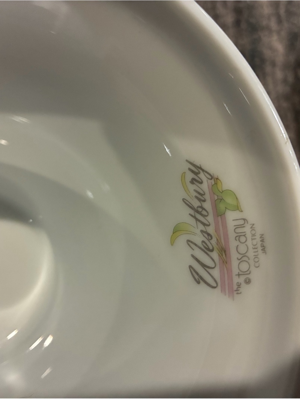 Ceramic Pedestal Cake Stand with Tulip Motif - White - Picture 4 of 5